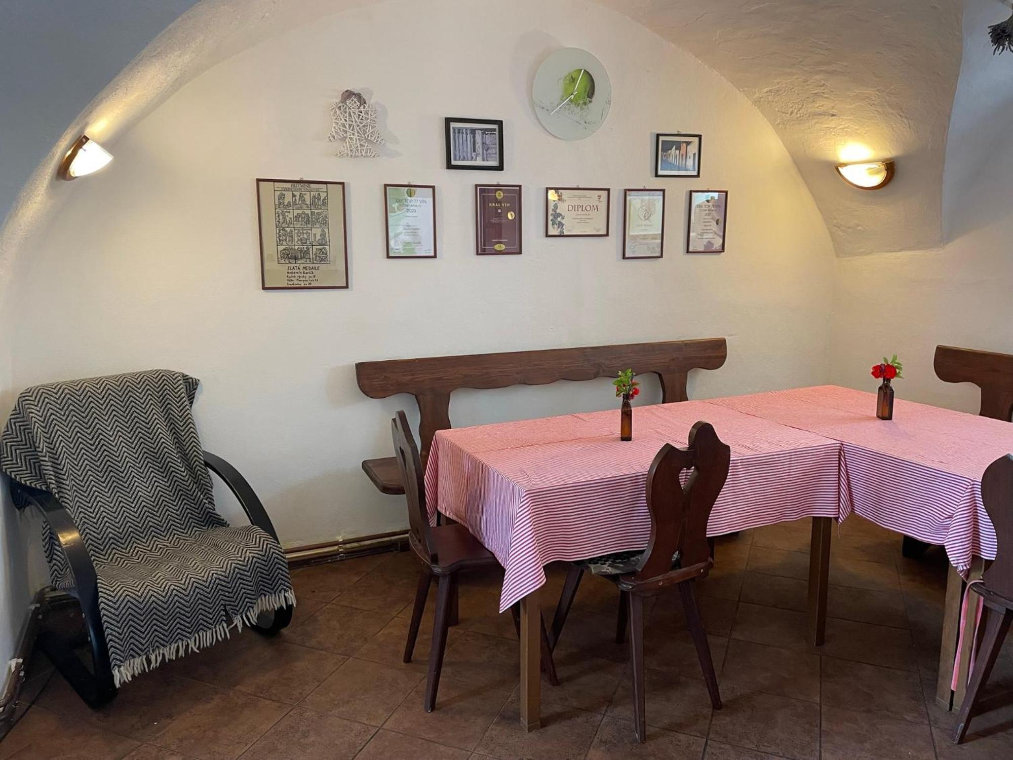 Hotel Na úpatí Pálavy Horni Vestonice Esterno foto